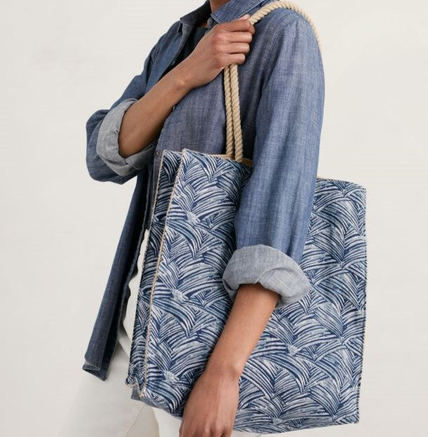Seasalt Kitchen Bag Carved Wave Quay 1