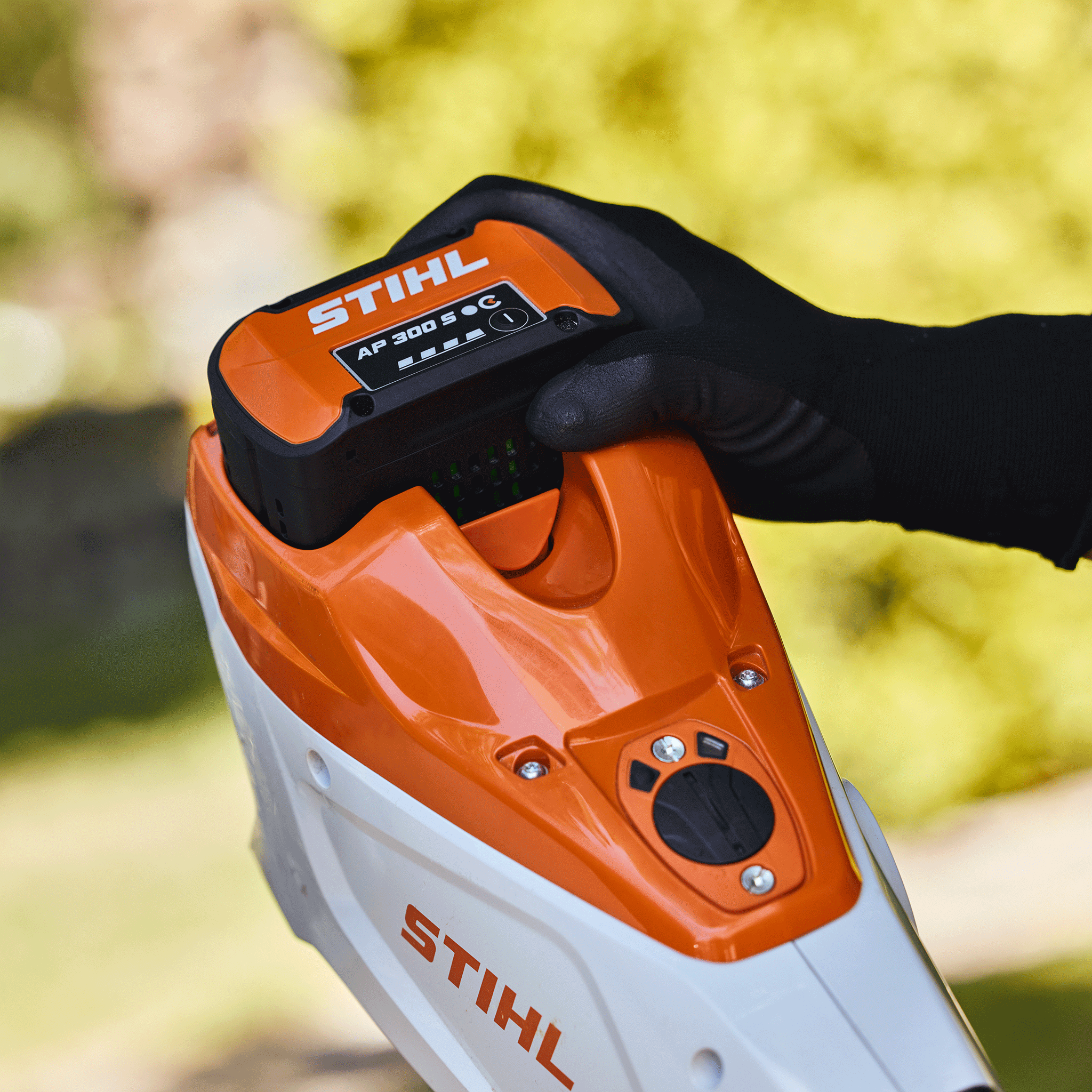 Stihl HLA 135 Cordless Long-reach Hedge Trimmer – AP System