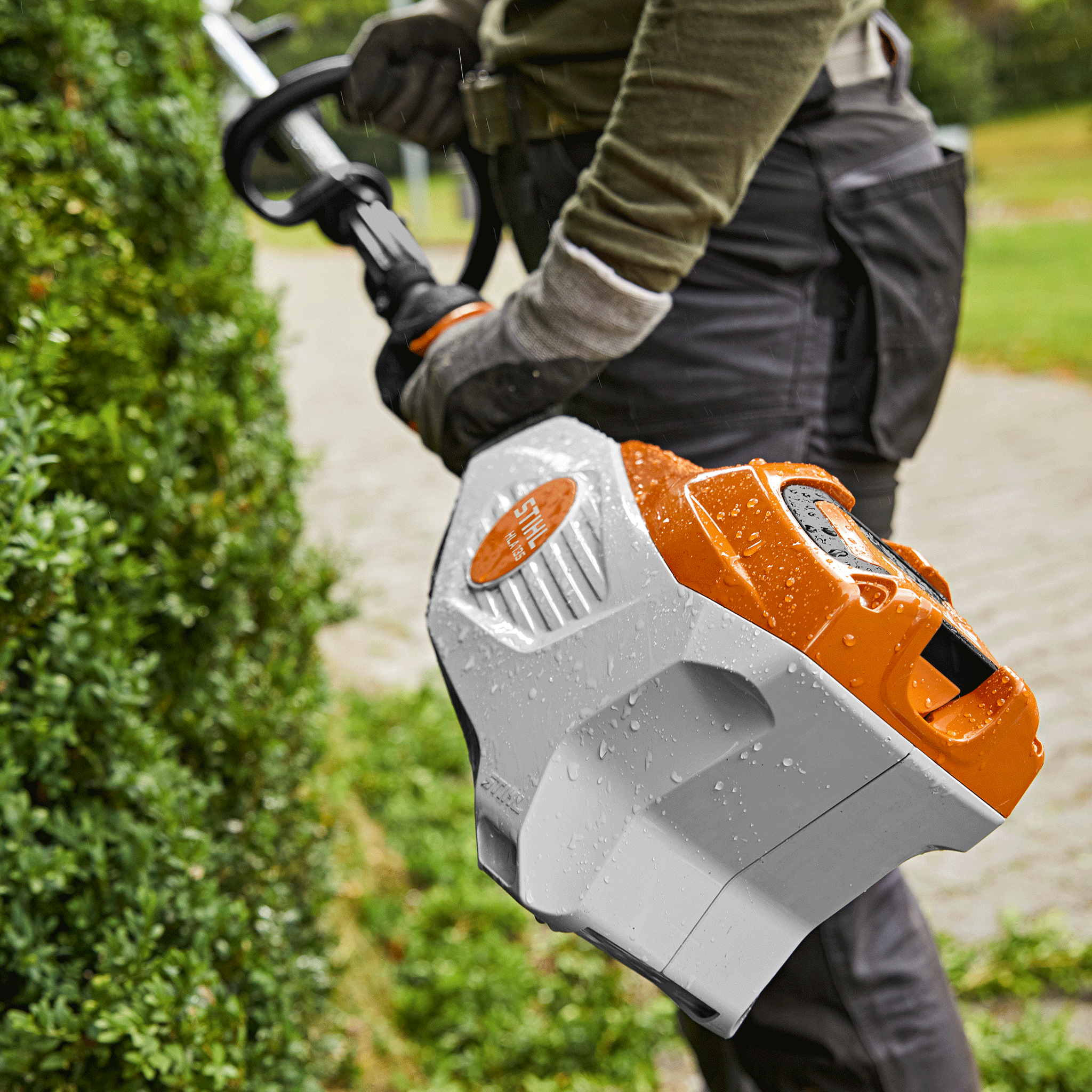 Stihl HLA 135 Cordless Long-reach Hedge Trimmer – AP System