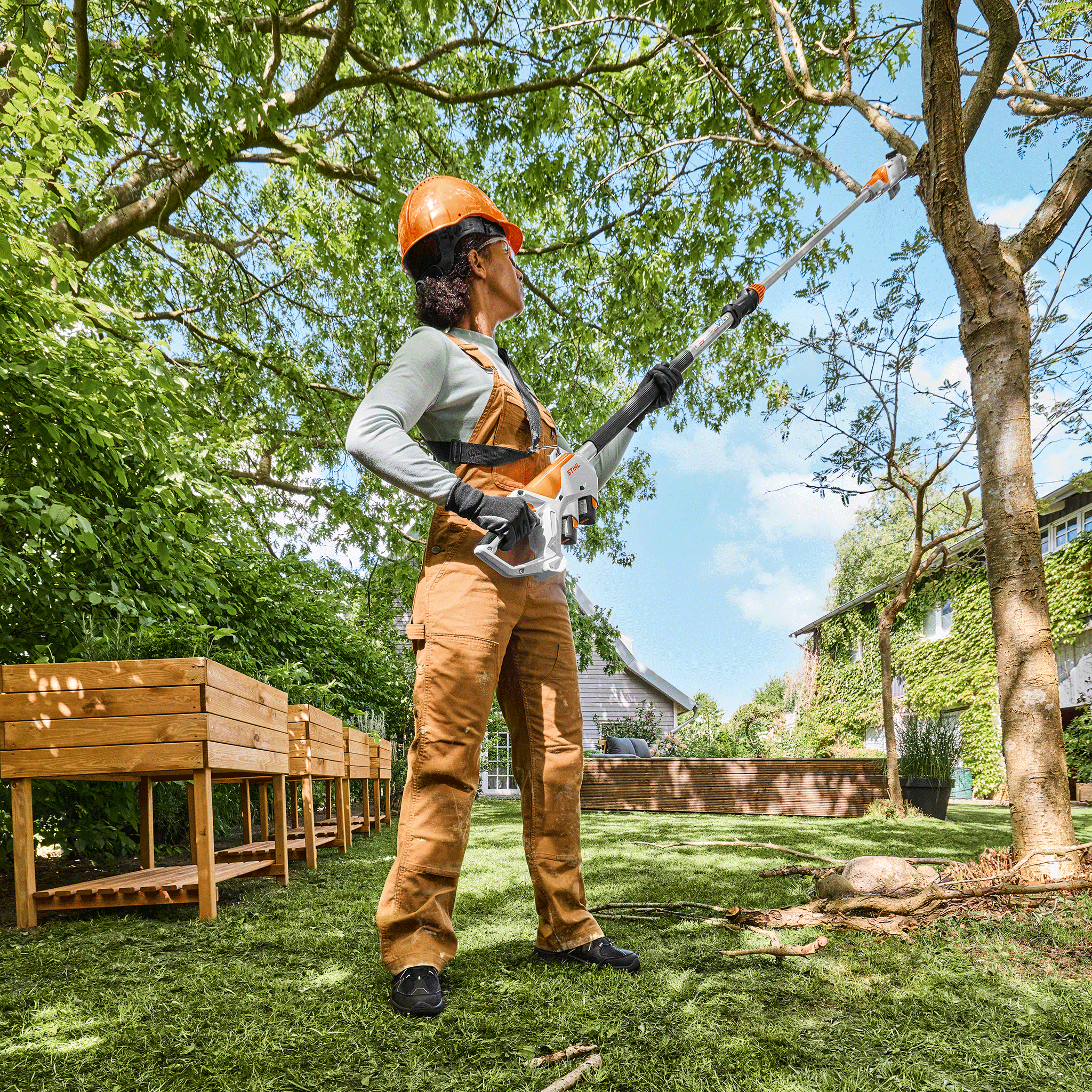 Stihl HTA 30 Cordless Pole Pruner Set