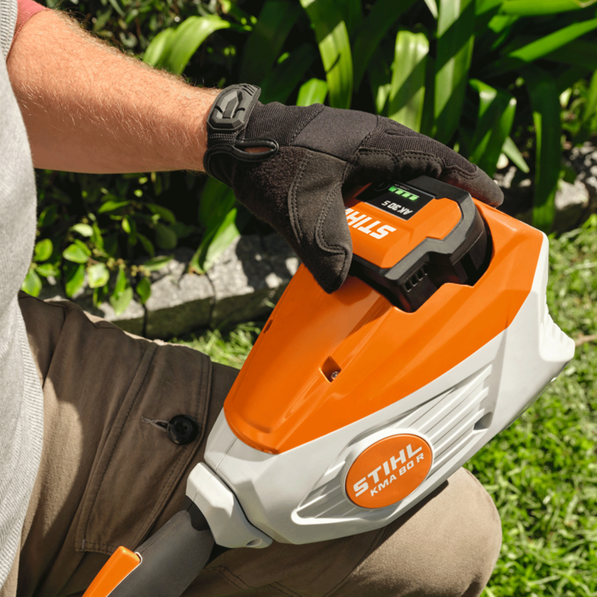 Stihl KMA 80R Cordless Combi Motor With Battery & Charger