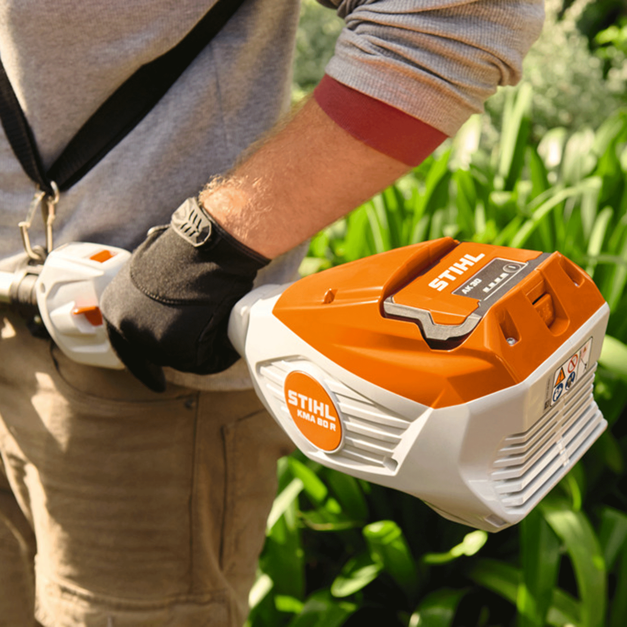 Stihl KMA 80R Cordless Combi Motor With Battery & Charger