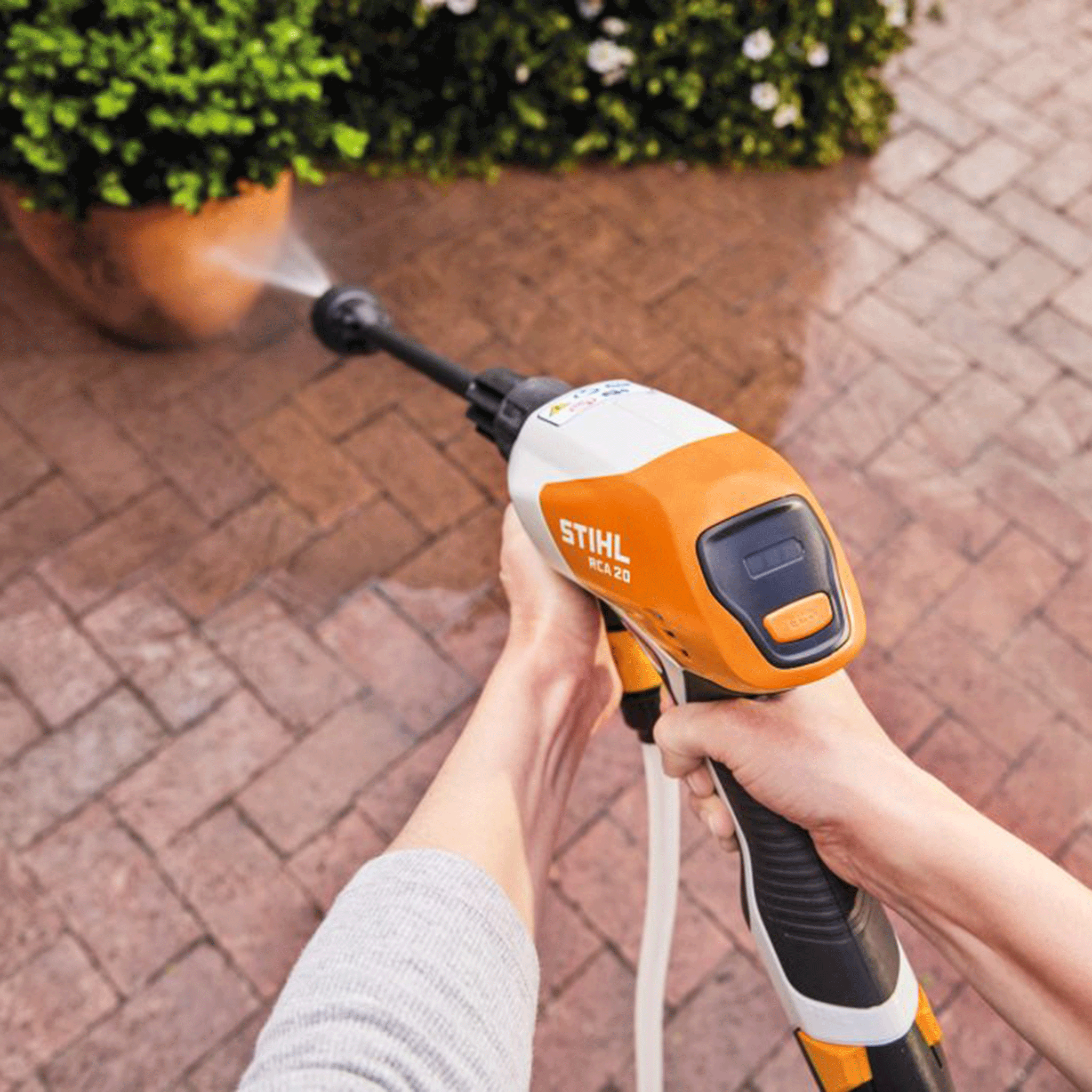 Stihl RCA 20 Cordless Handheld Pressure Washer with Battery & Charger