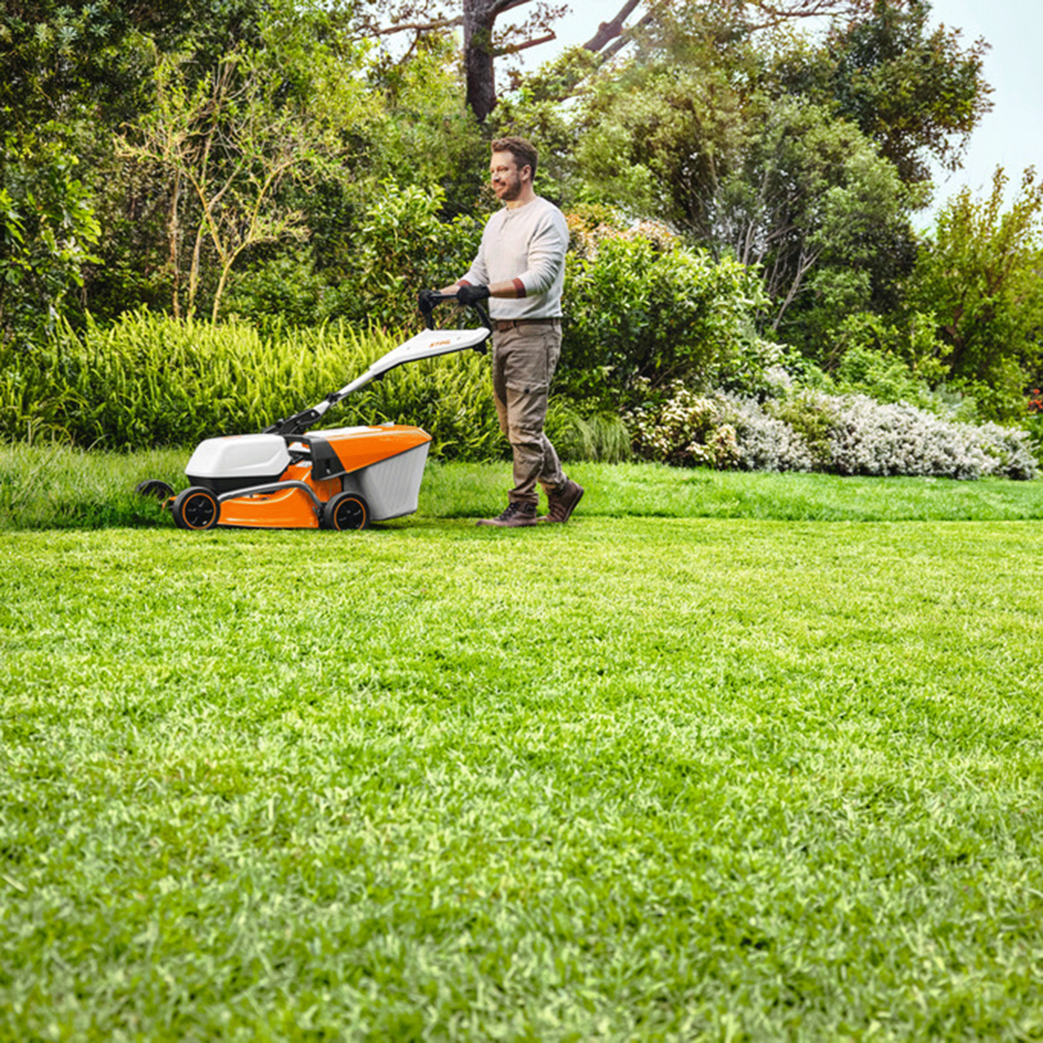 Stihl RMA 243 Cordless Lawn Mower Kit