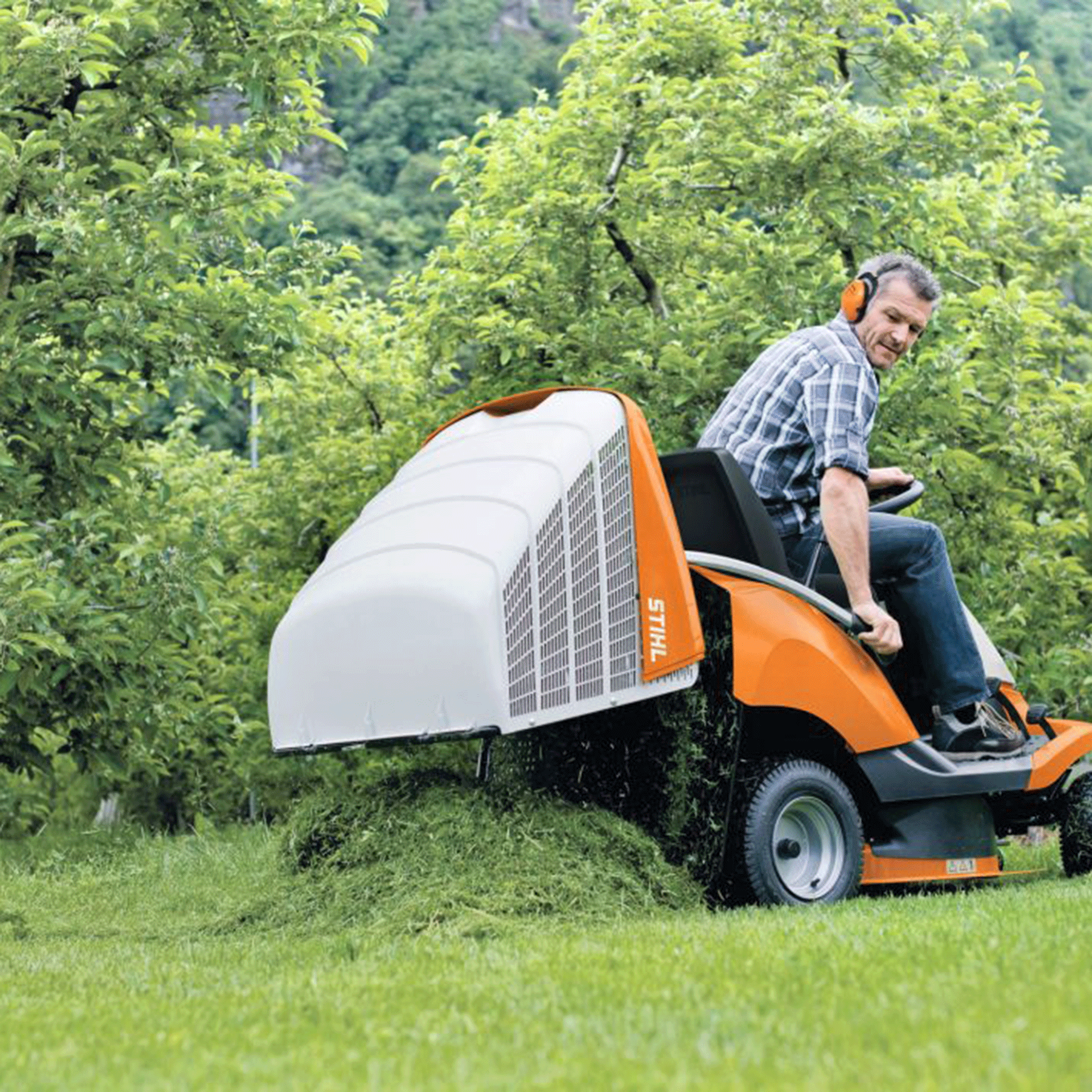 Stihl RT 4082 Petrol Ride-on Lawnmower