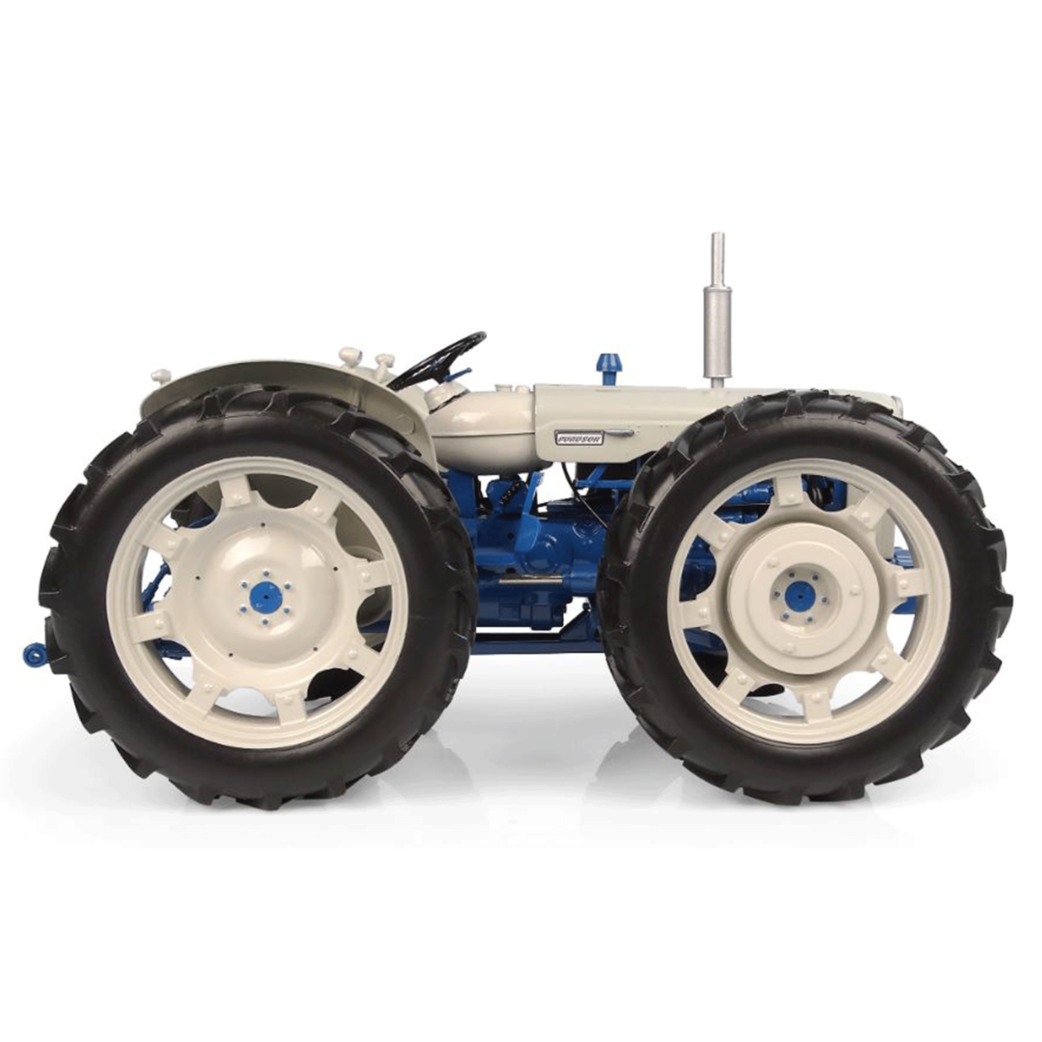 Universal Hobbies County Super 4 Tractor 1:16 Scale