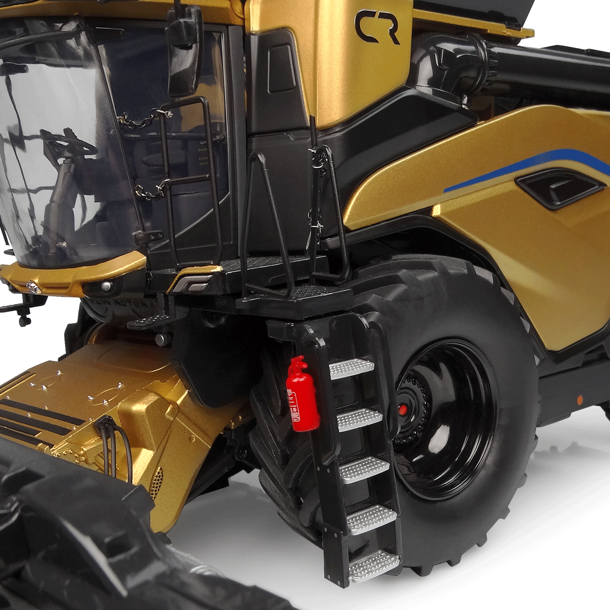 Universal Hobbies New Holland CR11 Combine Gold Show Edition 1:32 Scale