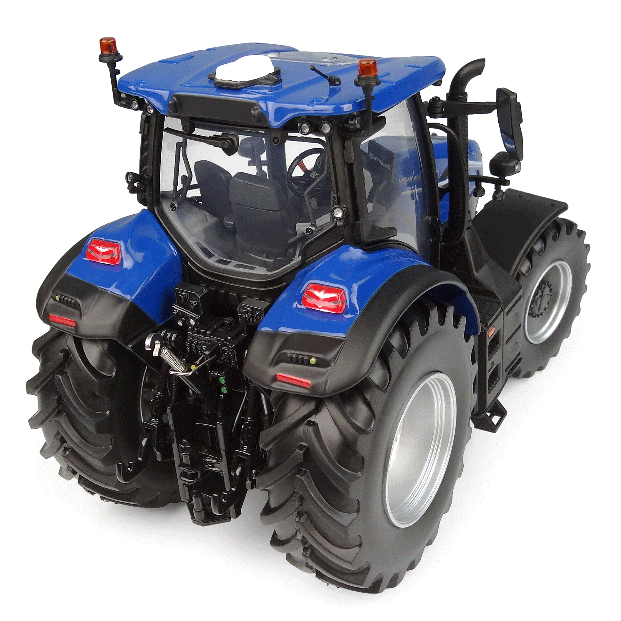 Universal Hobbies New Holland T7.210 Dynamic Blue Tractor 1:32 Scale