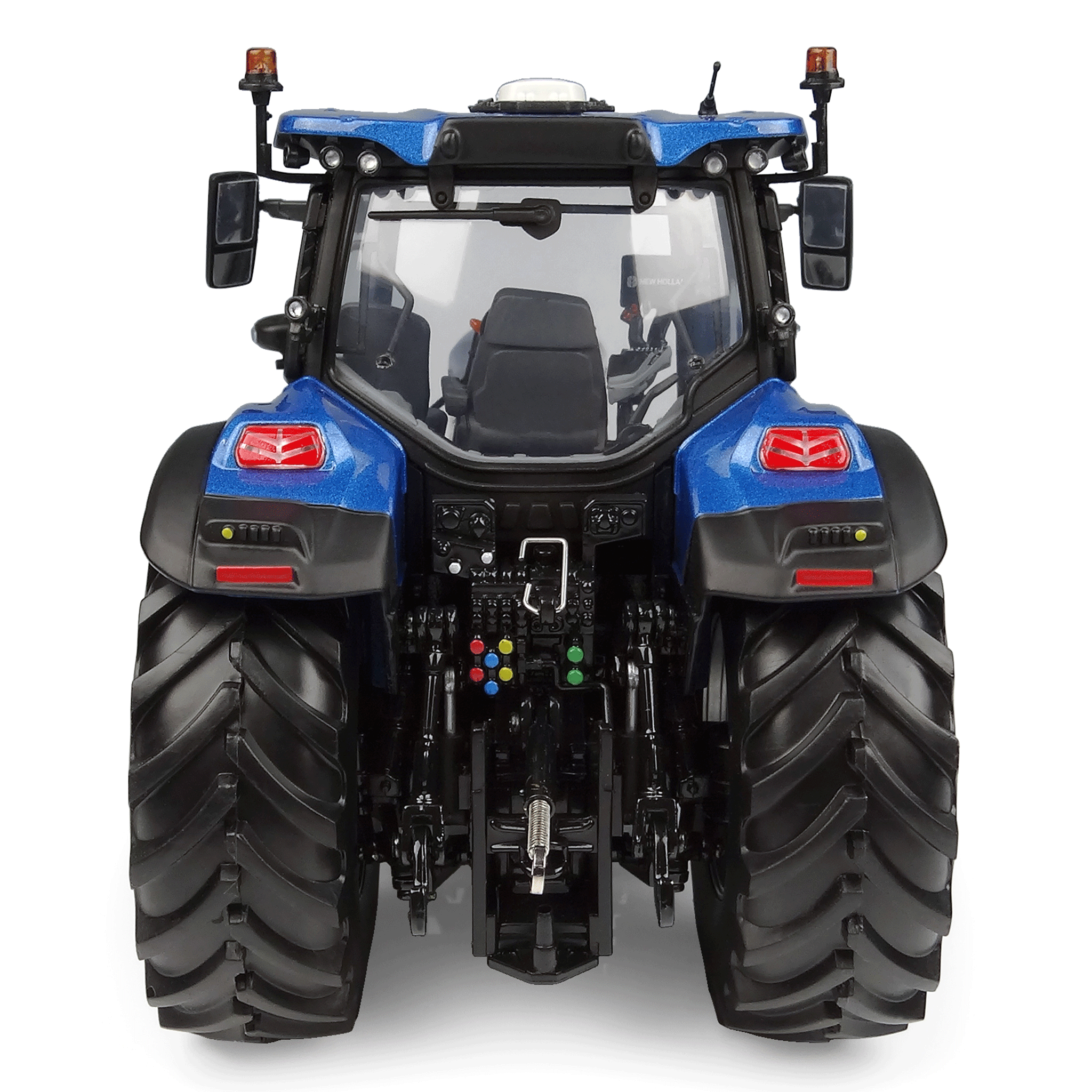 Universal Hobbies New Holland T7.225 Blue Power Tractor 1:32 Scale