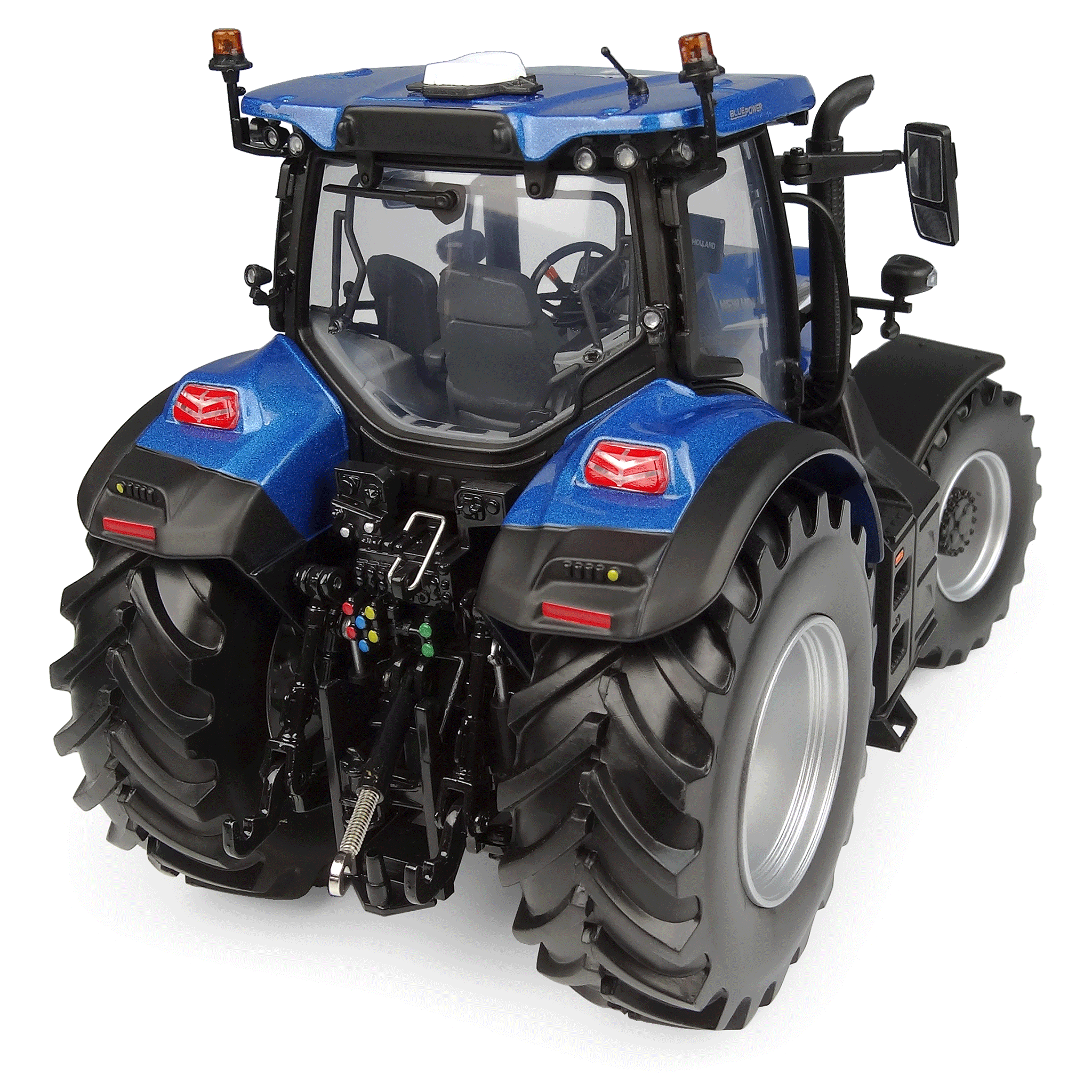 Universal Hobbies New Holland T7.225 Blue Power Tractor 1:32 Scale
